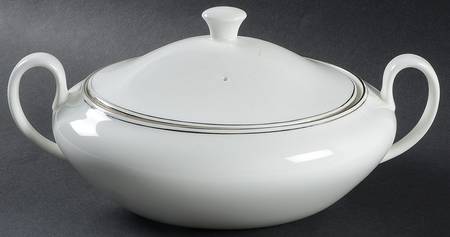 Doric (Platinum Trim) Oval Covered Vegetable