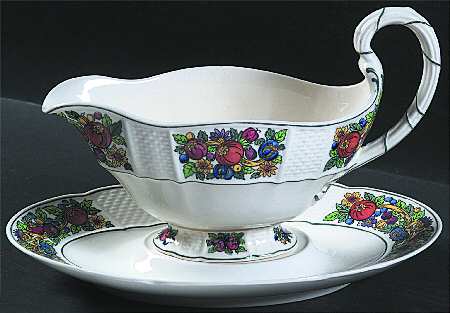Dover (Scallop, Green Trim) Gravy Boat & Underplate