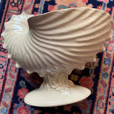 Drabware (Older, Glossy) Centerpiece
