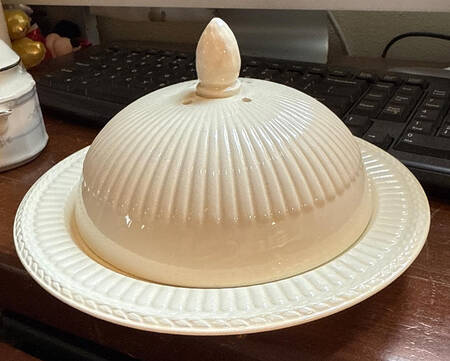 Edme Round Covered Butter