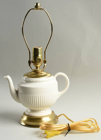 Edme 14 1/2"-15 1/8" Teapot Lamp No Shade  HC