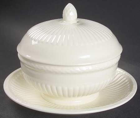 Edme Round Covered Butter with Attached Underplate