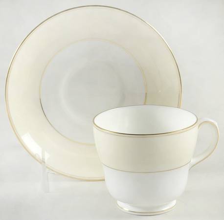 Essex Footed Cup & Saucer Set
