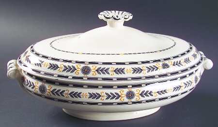The Etruria (Black Laurel) Oval Covered Vegetable