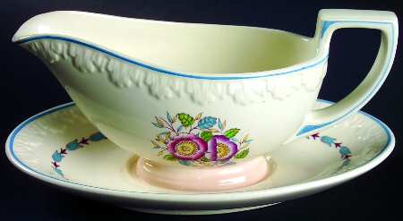 Evenlode Gravy Boat with Attached Underplate