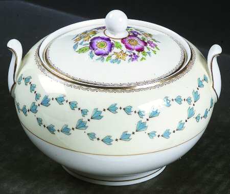 Fairford 146 Shape Sugar Bowl & Lid