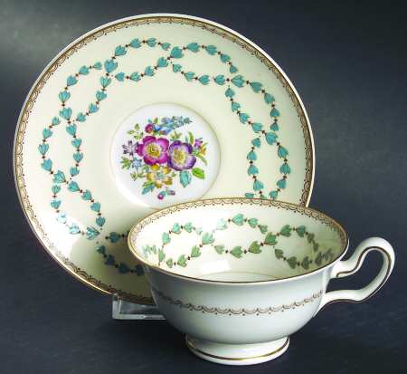 Fairford Footed Cup & Saucer Set