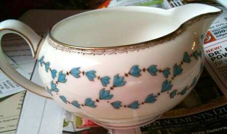Fairford 146 Shape Creamer