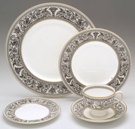 Florentine Black (Black Dragons) 40 Piece Estate Set