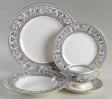 Florentine Black (Black Dragons) 40 Piece Estate Set