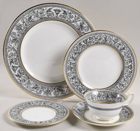 Florentine Black (Black Dragons) 40 Piece Estate Set