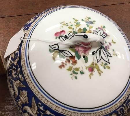 Florentine Dark Blue Rim (Floral Center) Lid for Muffin Dish