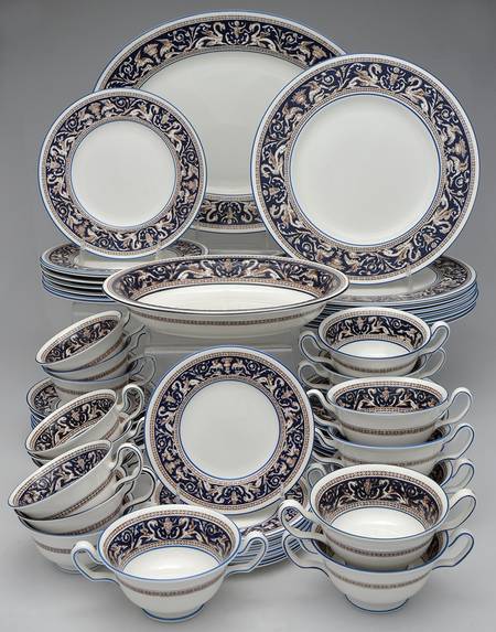 Florentine Dark Blue Rim (No Center Design) 58 Piece Estate Set