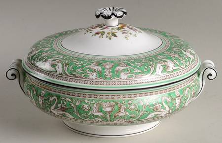 Florentine Green Rim (Floral Center, White Body) Round Covered Vegetable