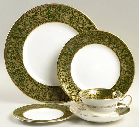 Florentine Dark Green Rim (No Floral Center) 40 Piece Estate Set