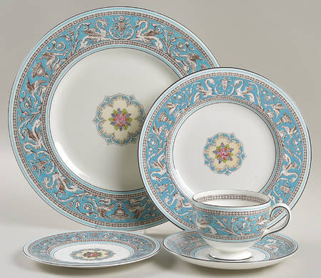 Florentine Turquoise Rim (Fruit Center, White Body) 40 Piece Estate Set