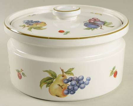 Fruit Sprays Sterling (Coupe Shape) 2 Qt Round Covered Casserole