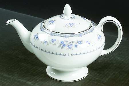 Gardenia Teapot & Lid