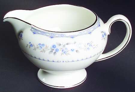 Gardenia Leigh Shape Creamer