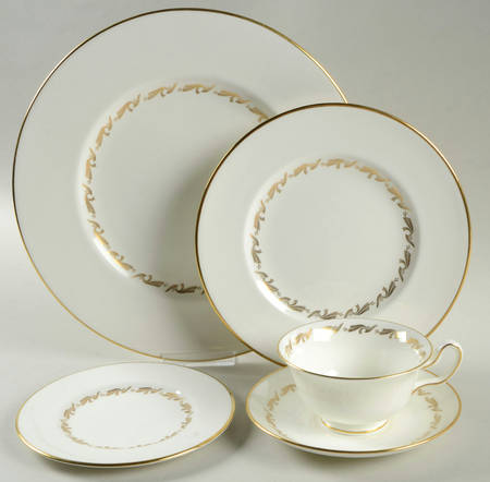 Golden Fleece 40 Piece Estate Set