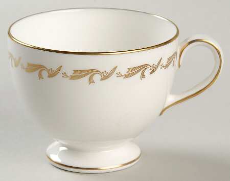 Golden Fleece Leigh Shape Footed Cup