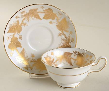 Golden Ivy Footed Cup & Saucer Set