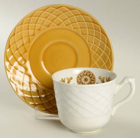 Gold Medallion Flat Demitasse Cup & Saucer Set