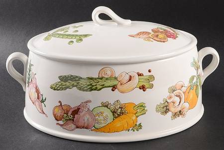 Gourmet 3 Quart Oval Covered Casserole