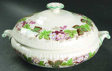 Gratewood Round Covered Vegetable