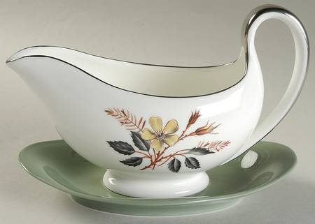Greenwood (Bone) Gravy Boat with Attached Underplate