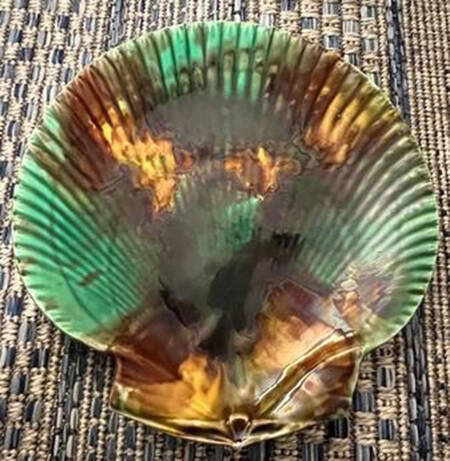 Green Glaze Shell Shaped Dish