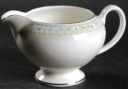 Griffons Leigh Shape Creamer