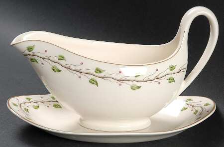 Green Leaf Gravy Boat & Underplate/Relish