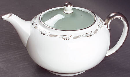 Halford Teapot & Lid