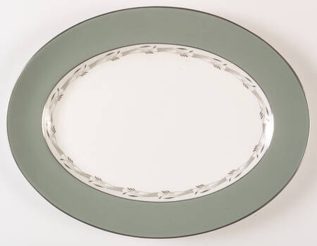 Halford 15" Oval Serving Platter