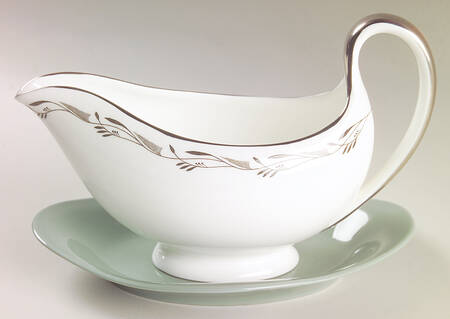 Halford Gravy Boat & Underplate/Relish