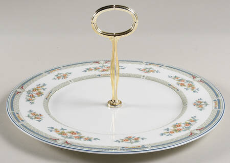 Hampshire Round Serving Plate with Center Handle (Dp) Hc