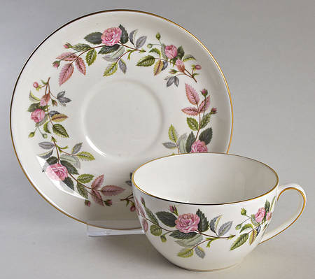 Hathaway Rose Oversized Cup & Saucer Set