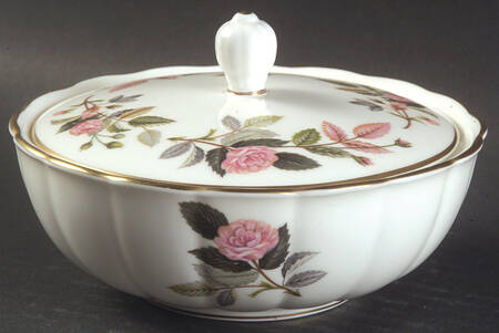 Hathaway Rose Murray Dish with Lid