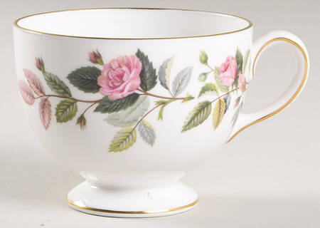 Hathaway Rose Footed Cup