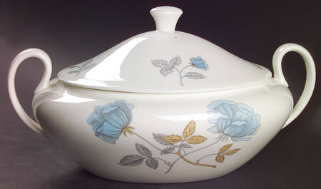 Ice Rose (No Trim) Oval Covered Vegetable
