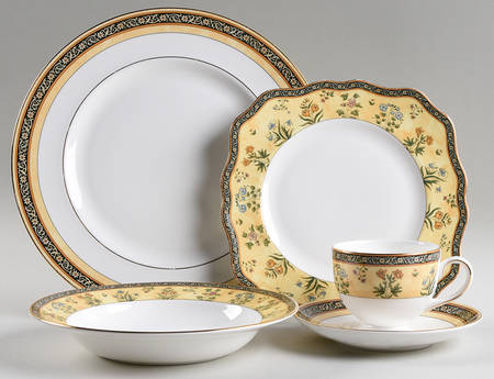 India 40  Piece Estate Set