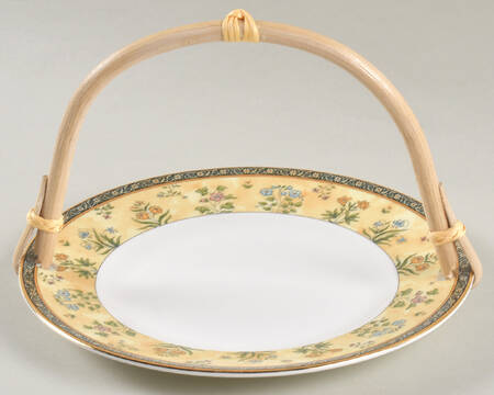 India 5 3/8"-5 5/8" Bamboo Handled Serving Plate  HC