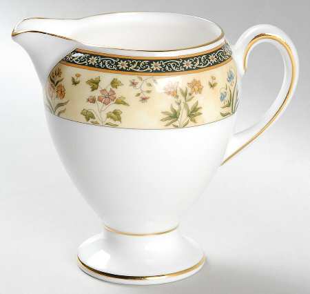 India Globe Shape Creamer
