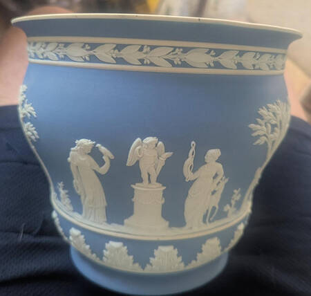 Cream Color on Lavender (Pale Blue) Jasperware 7" Jardiniere