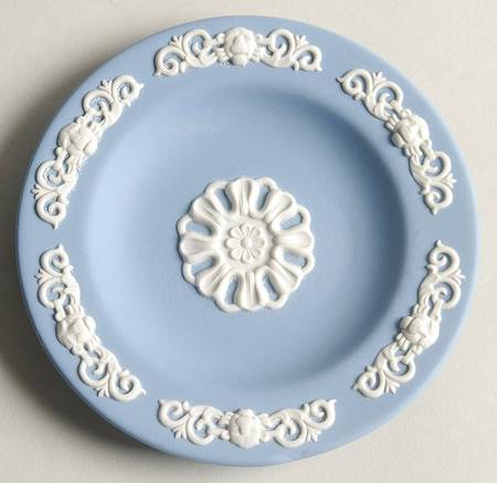 Cream Color on Lavender (Pale Blue) Jasperware 4" Round Tray