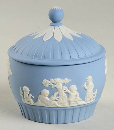 Cream Color on Lavender (Pale Blue) Jasperware Sugar Bowl & Lid