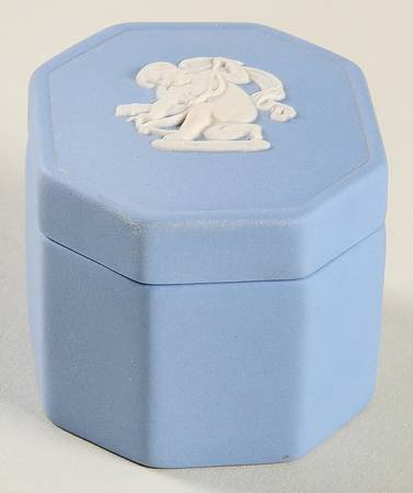 Cream Color on Lavender (Pale Blue) Jasperware Octagonal Box & Lid