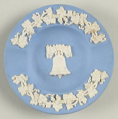 Cream Color on Lavender (Pale Blue) Jasperware 2 Slot Round Ashtray