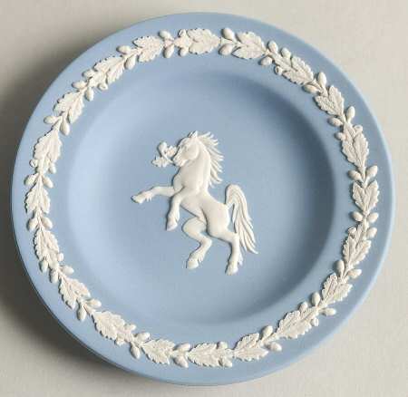Cream Color on Lavender (Pale Blue) Jasperware 4" Round Tray